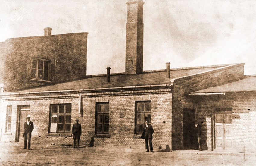 Zabudowania Gminnej Spółdzielni „Samopomoc Chłopska”, Kłomnice, początek XX w. – fot. z arch. Krzysztofa Wójcika